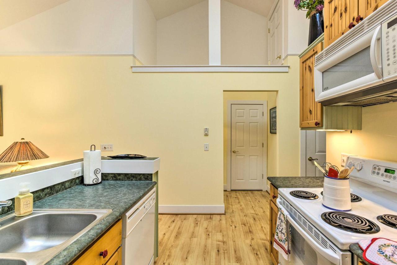 Charming Retreat Near Downtown Frankfort And Beaches Exterior photo