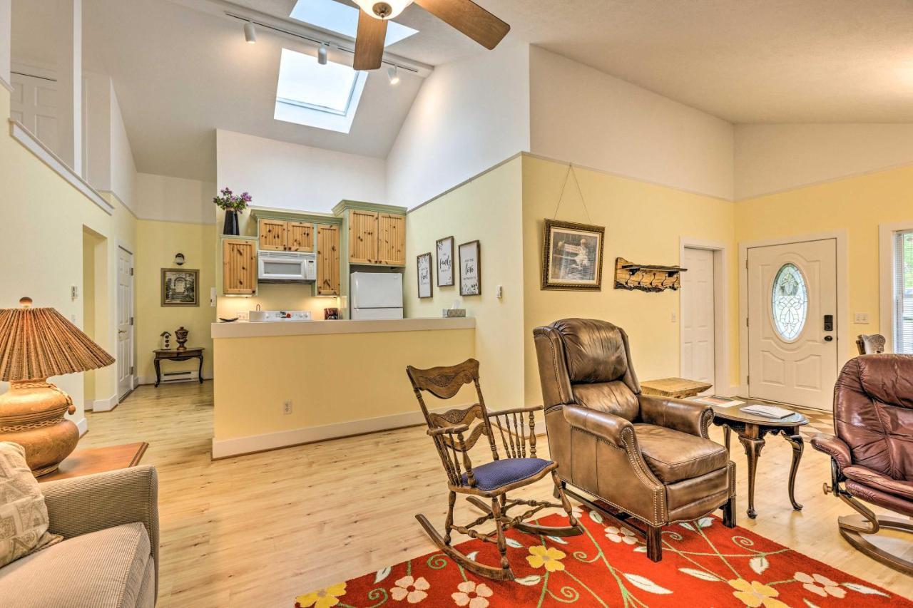 Charming Retreat Near Downtown Frankfort And Beaches Exterior photo